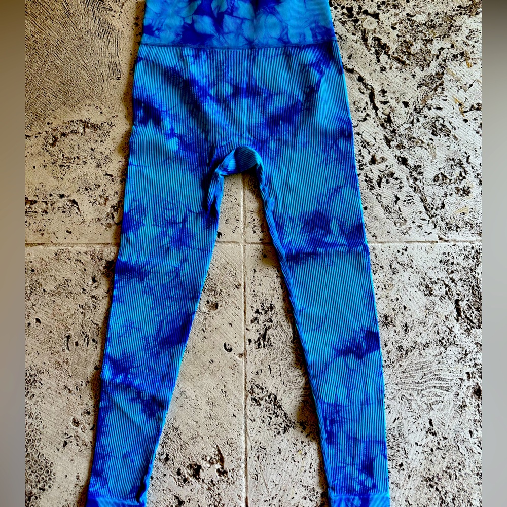 Blue Tie-dye workout leggings